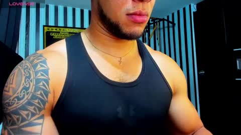 Snapshot of dixon_ray_ chatting on February 17, 12:43 am Dixon online show from February 17, 12:43 am