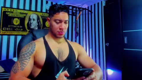 Snapshot of dixon_ray_ chatting on December 18, 12:43 am Dixon online show from December 18, 12:43 am
