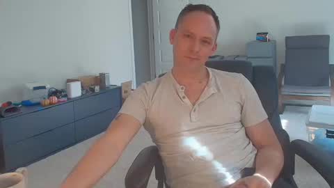 Snapshot of dj_diesel_rat chatting on February 4, 3:47 pm dj_diesel_rat online show from February 4, 3:47 pm