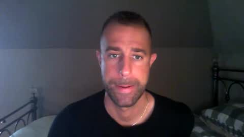 Snapshot of djay15013 chatting on February 18, 9:43 am djay15013 online show from February 18, 9:43 am