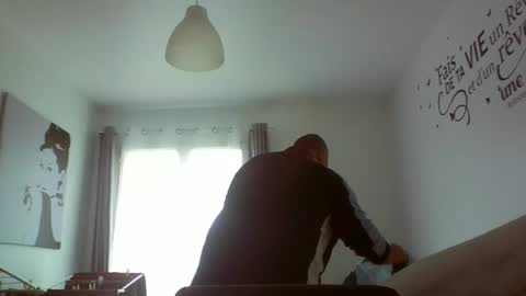 djeauzy77 online show from April 13, 8:37 am