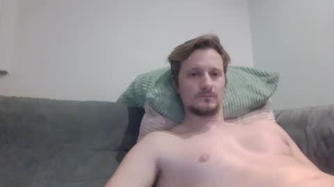 Snapshot of djo68686666 chatting on January 9, 3:55 pm djo68686666 online show from January 9, 3:55 pm
