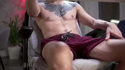 Snapshot of dl_raven chatting on October 24, 9:00 am Silverhand online show from October 24, 9:00 am