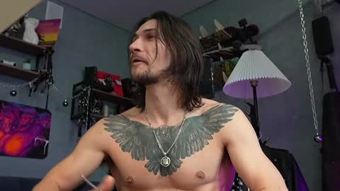 Snapshot of dl_raven chatting on January 25, 8:10 am Silverhand online show from January 25, 8:10 am