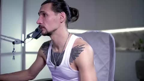 Snapshot of dl_raven chatting on October 17, 5:17 pm Silverhand online show from October 17, 5:17 pm