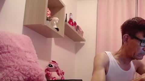 Snapshot of dlacarra chatting on January 9, 12:57 am David Lucky 13 online show from January 9, 12:57 am