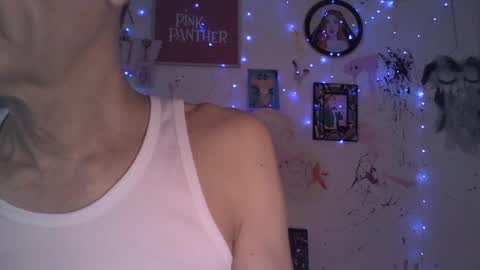 Snapshot of dlacarra chatting on January 13, 12:41 am David Lucky 13 online show from January 13, 12:41 am