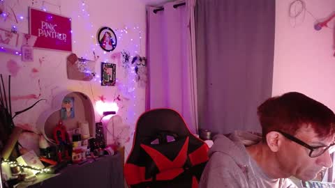 Snapshot of dlacarra chatting on December 30, 1:26 am David Lucky 13 online show from December 30, 1:26 am