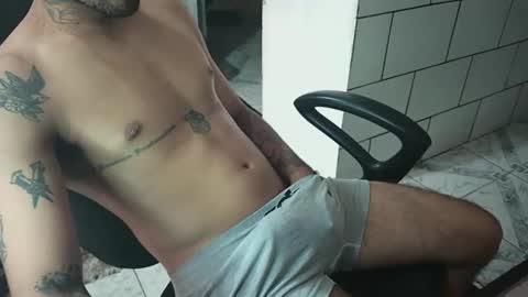 Snapshot of dmacedo96 chatting on January 12, 4:50 pm AmigodotadoZL online show from January 12, 4:50 pm