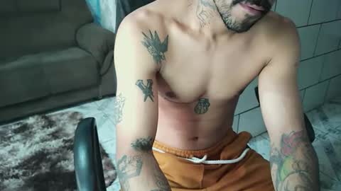 Snapshot of dmacedo96 chatting on December 24, 7:22 pm AmigodotadoZL online show from December 24, 7:22 pm