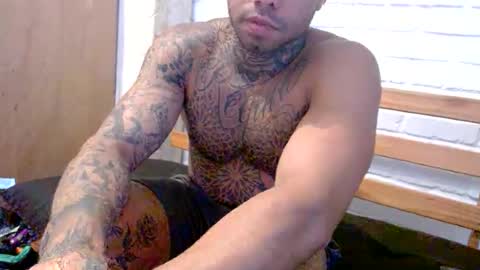 dogtattoo77 online show from October 19, 6:22 pm