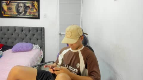 Snapshot of domi_master chatting on February 11, 12:06 am MASTER online show from February 11, 12:06 am