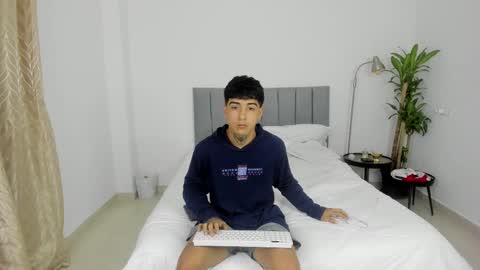 Snapshot of domi_master chatting on March 8, 2:43 am MASTER online show from March 8, 2:43 am