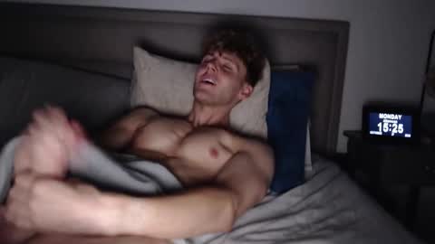 Snapshot of dominantalex182 chatting on October 27, 3:25 pm Alex... online show from October 27, 3:25 pm