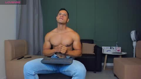 domincrodriguez_119 online show from March 30, 12:06 pm