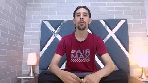 Dominic online show from November 6, 11:35 am