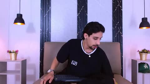 Dominic online show from November 10, 4:39 am