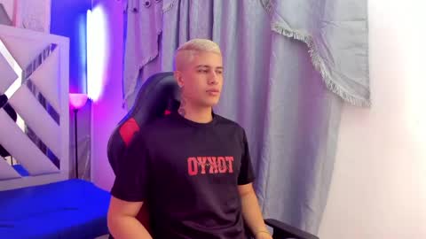 DOMI online show from May 6, 3:18 am