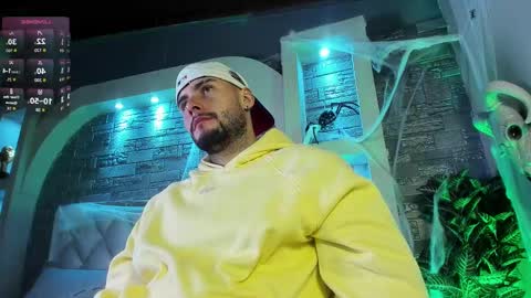 Snapshot of dominic_de_luca chatting on October 24, 2:35 am dominic de luca online show from October 24, 2:35 am