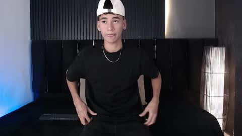 Dominic online show from March 3, 1:13 am