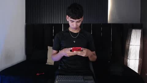 Dominic online show from April 10, 1:23 am