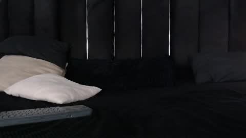 Dominic online show from April 15, 2:22 am