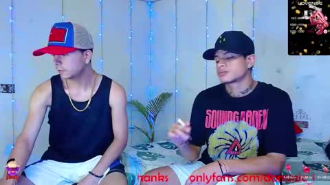 Snapshot of dominic_hanks chatting on December 31, 2:08 am DOMINIC AND ANDREW online show from December 31, 2:08 am