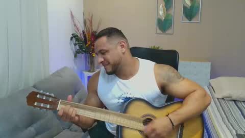 Snapshot of dominic_hulk1 chatting on October 4, 3:55 am dominic_hulk1 online show from October 4, 3:55 am
