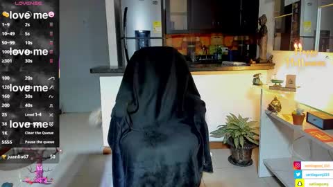 Snapshot of dominic_joness chatting on October 17, 4:27 am SANTI  independent model online show from October 17, 4:27 am