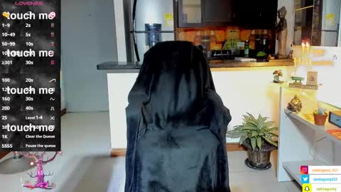 Snapshot of dominic_joness chatting on October 16, 4:20 am SANTI  independent model online show from October 16, 4:20 am