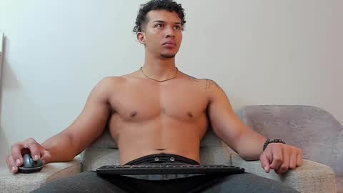 Snapshot of dominick_star chatting on March 6, 4:19 am Dominick Star online show from March 6, 4:19 am