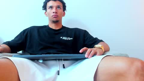 Snapshot of dominick_star chatting on December 16, 4:23 am Dominick Star online show from December 16, 4:23 am