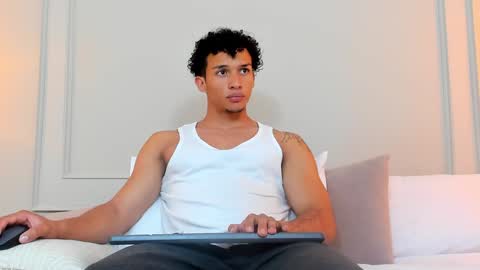 Snapshot of dominick_star chatting on December 6, 3:41 am Dominick Star online show from December 6, 3:41 am