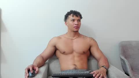 Snapshot of dominick_star chatting on February 12, 5:26 am Dominick Star online show from February 12, 5:26 am
