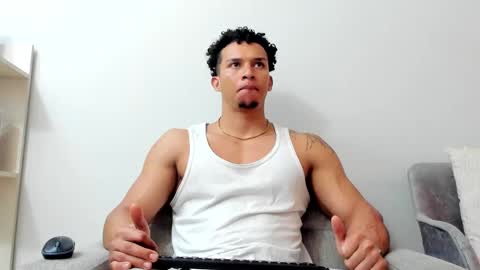 Snapshot of dominick_star chatting on February 5, 4:16 am Dominick Star online show from February 5, 4:16 am