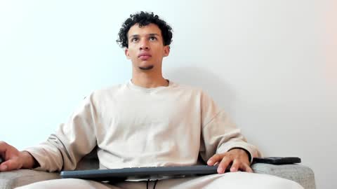 Snapshot of dominick_star chatting on December 21, 3:36 am Dominick Star online show from December 21, 3:36 am