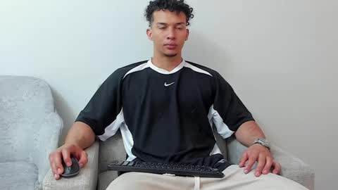 Snapshot of dominick_star chatting on February 17, 3:36 am Dominick Star online show from February 17, 3:36 am