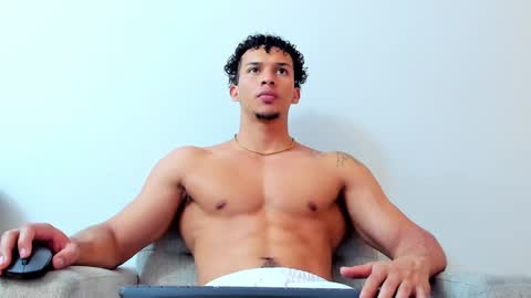Snapshot of dominick_star chatting on January 18, 4:08 am Dominick Star online show from January 18, 4:08 am