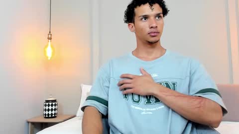Snapshot of dominick_star chatting on December 4, 3:37 am Dominick Star online show from December 4, 3:37 am