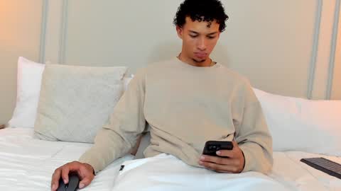 Snapshot of dominick_star chatting on December 12, 3:43 am Dominick Star online show from December 12, 3:43 am