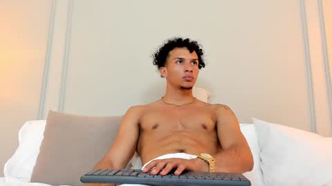 Snapshot of dominick_star chatting on December 27, 4:47 am Dominick Star online show from December 27, 4:47 am