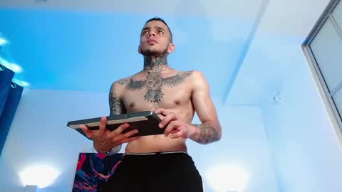 Dominic online show from April 4, 7:22 pm