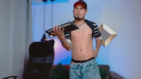 Dominik online show from May 25, 11:33 pm