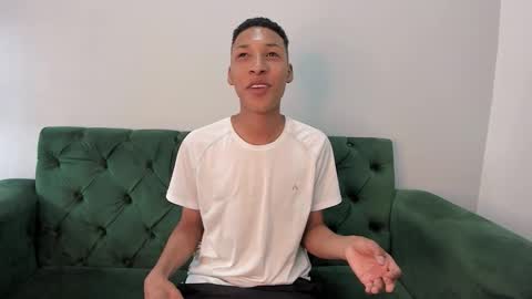 Domminick18 online show from November 3, 7:59 pm