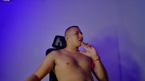 Snapshot of donathoo chatting on February 26, 2:46 pm Donat Independent Model online show from February 26, 2:46 pm