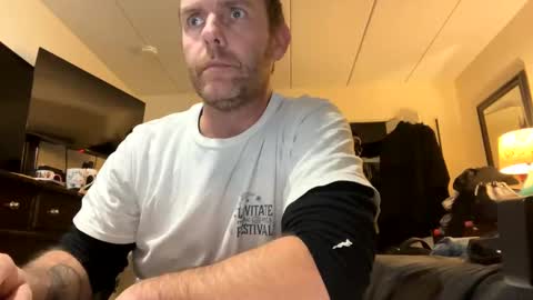 live online show from January 28, 12:26 am