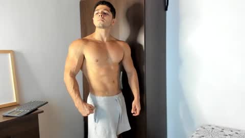Snapshot of dorian_garcia2 chatting on February 23, 1:42 am dorian_garcia2 online show from February 23, 1:42 am