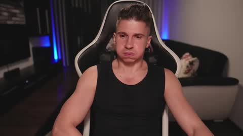 Snapshot of dorianreyes chatting on October 28, 1:19 am Dorian Reyes online show from October 28, 1:19 am