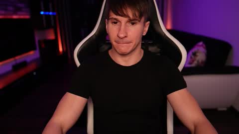 Snapshot of dorianreyes chatting on October 13, 9:21 pm Dorian Reyes online show from October 13, 9:21 pm