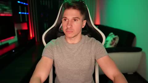 Snapshot of dorianreyes chatting on October 24, 11:06 pm Dorian Reyes online show from October 24, 11:06 pm